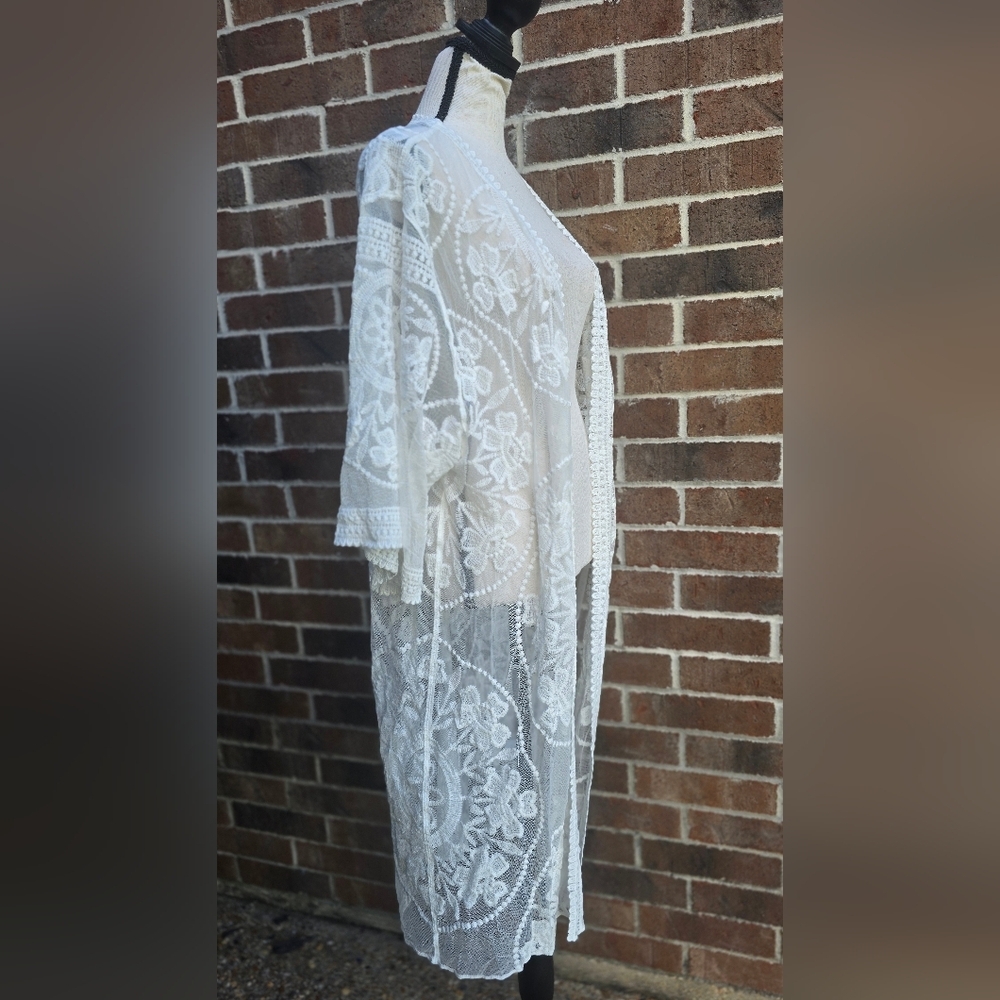 Anna-Kaci Sheer White Lace Kimono - Picture 4 of 9